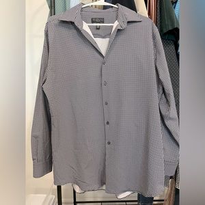 Alfani slim fit herringbone design dress button down. Light weight and nice fit